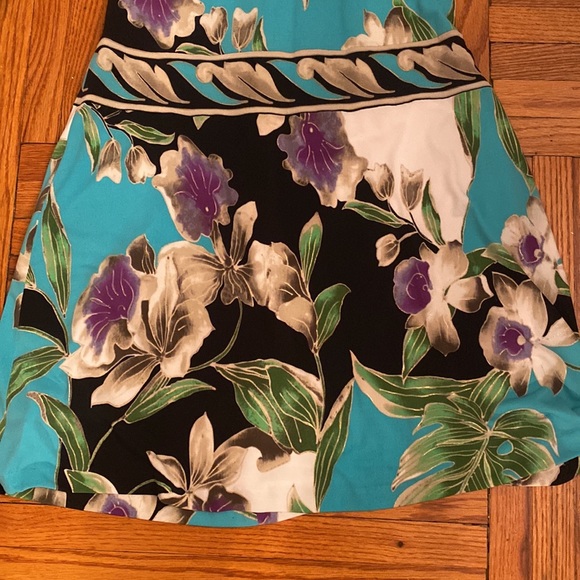 Beautiful Cachè halter mini dress in Size Medium - Picture 3 of 4